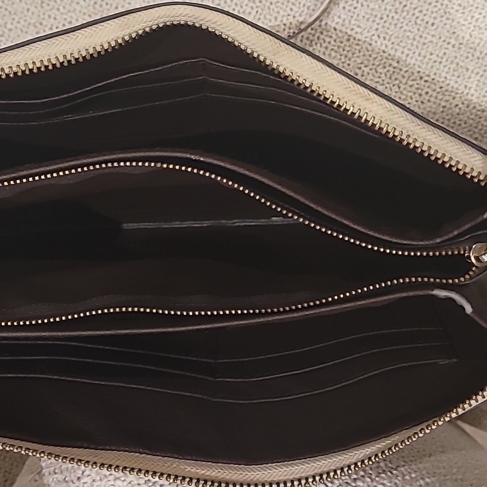 Purse - Picture 3 of 3